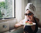 Aquele ritual de fim de ano: pausa, conforto e quem você gosta por perto. 🤎 No lugar que te acolhe do jeitinho que você imaginou.