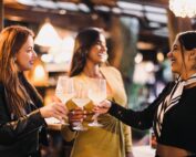 RÉVEILLON NO DON 2025/26 🍷 As reservas para a noite mais esperada do ano estão oficialmente abertas! Prepare-se para viver uma virada completa, elegante e inesquecível: 🍽️ Jantar em formato buffet 🍾 Vinhos, espumantes, open bar e open food 🎧 DJ + pista de dança 🎉 Contagem regressiva com confetes na virada Uma celebração cheia de charme, boa energia e experiências que só o Don Pascual entrega. ✨ Garanta sua vaga enquanto ainda há disponibilidade! Chame no direct para informações e reservas