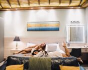 Tem amizade que a gente vive… e tem amizade que a gente celebra. Se hospedar no Don Pascual é isso 🤎