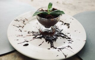 No Don, acreditamos que uma grande experiência começa na entrada, surpreende no prato principal e termina com uma sobremesa inesquecível. 🤎