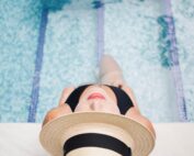 Piscina, natureza, boa comida, vinho e silêncio. 🤎