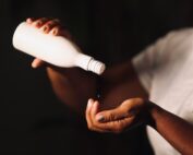 Day Spa do Don é um convite pra desacelerar 🌿 Massagem relaxante, hidro bem quentinha, chá quente na medida certa, tudo no meio da natureza. Pra fechar, máscara facial + música mantra, aquele momento de desligar o mundo… E ainda dá pra aproveitar a sauna do espaço! Aqui o climinha é outro. 🤎