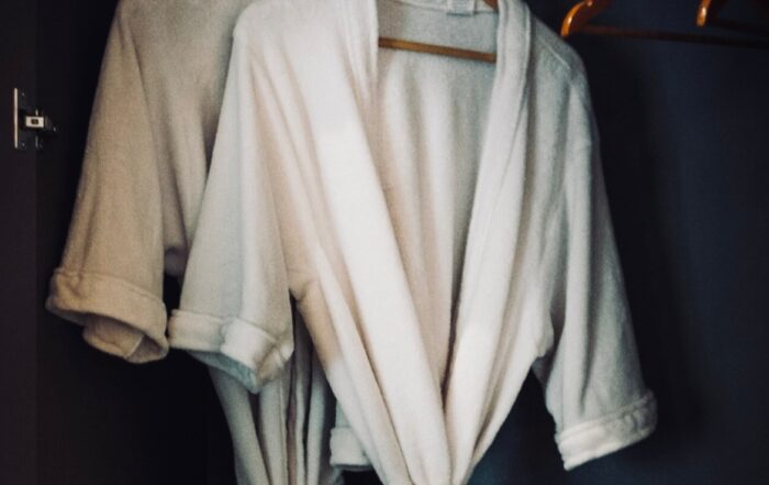 Seu verão merece mais que hospedagem. Merece ofurô, piscina, hidro, sauna e uma gastronomia impecável. Merece o Don. ☀️