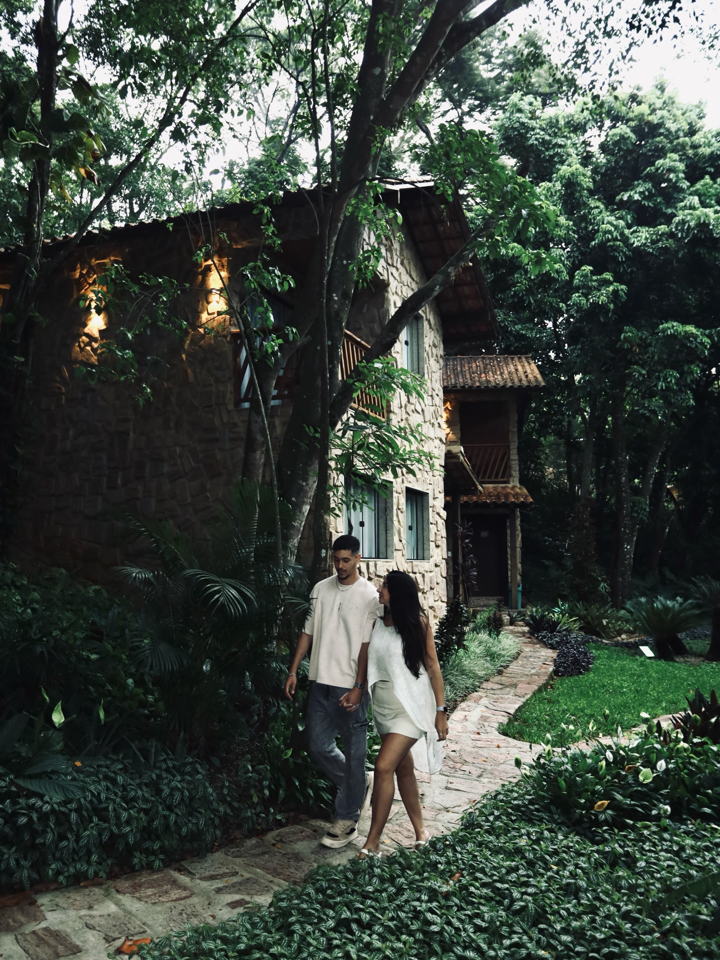 A noite dos sonhos começa com uma hospedagem pensada nos mínimos detalhes e termina com um jantar super romântico. No Don, tudo é feito com amor. Você merece essa experiência 🍷🤎