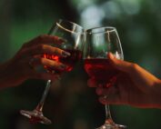 Um brinde ao mês de março. Um brinde às mulheres que inspiram o mundo. E um brinde às experiências que só o Don Pascual sabe proporcionar. 🤍