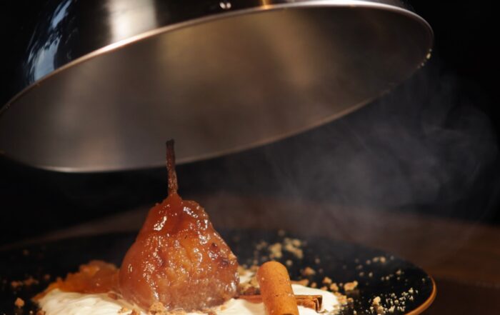 Entre a arte da culinária e a arquitetura do Don, cada detalhe foi pensado pra transformar sua experiência em um momento inesquecível. 🤍