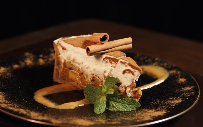 Além das nossas opções doces, também oferecemos pratos executivos completos, perfeitos pra uma experiência deliciosa do início ao fim. E pra facilitar, trabalhamos com um valor fechado, que inclui: 🥗 entrada 🍽️ prato principal 🍮 sobremesa Tudo pensado pra você aproveitar!