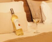 Um bom vinho em boa companhia 🤍 Hotel Don Pascual