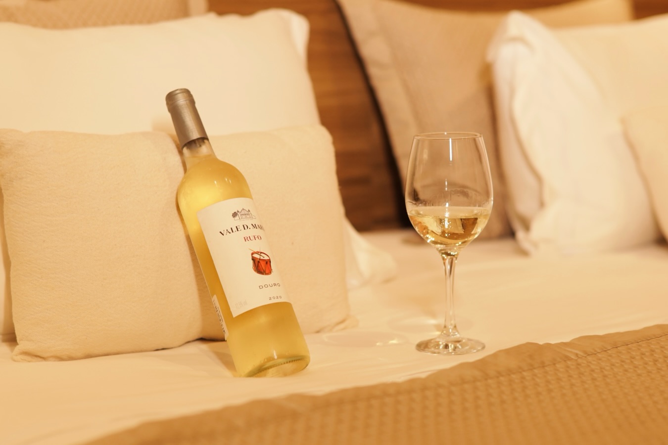 Um bom vinho em boa companhia 🤍 Hotel Don Pascual