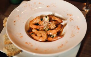 A culinária do Don é feita de sabores, experiências e pratos para todos os os gostos. Do clássico ao contemporâneo, cada detalhe foi pensado para transformar sua refeição em um momento especial. Você já conhece o nosso restaurante? 🍽️
